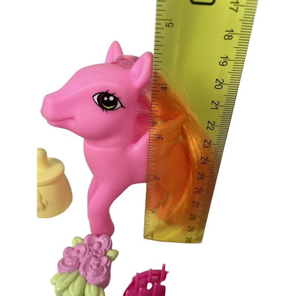 My Little Pink Pony Pegasus Greenbriar With Random Accessories Bottle and Brush - Picture 12 of 12